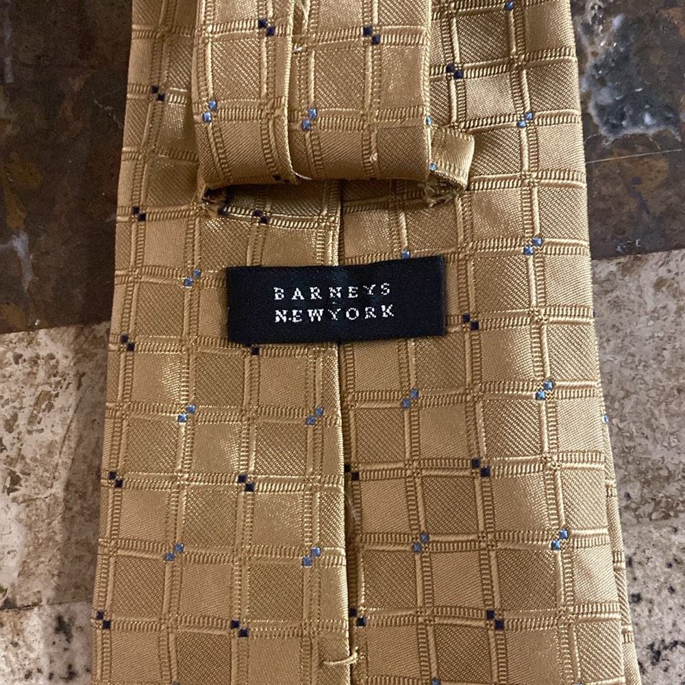 Authentic Barney’s New York 🤩